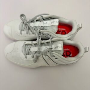 Under Armour Women White and Silver Softball cleats